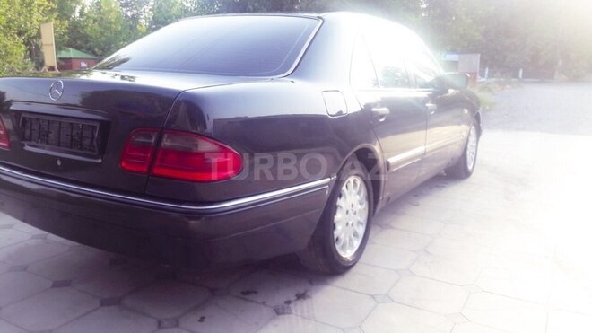 Mercedes E 230 1996, 30,300 km - 2.4 l - Bərdə