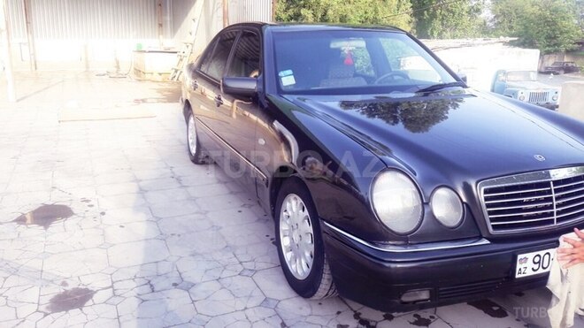 Mercedes E 230 1996, 30,300 km - 2.4 l - Bərdə