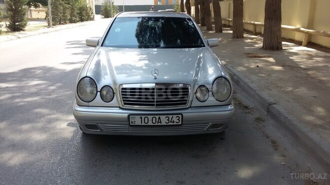 Mercedes E 200 1996, 220,000 km - 2.0 l - Bakı