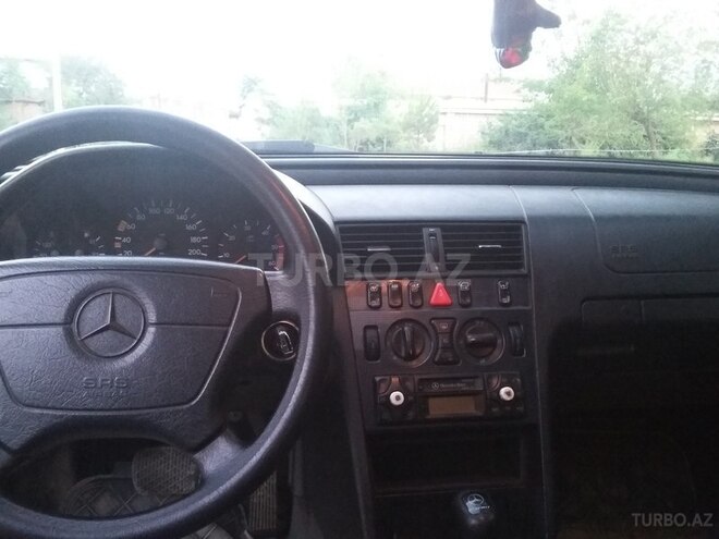 Mercedes C 220 1998, 276,000 km - 2.2 l - Biləsuvar