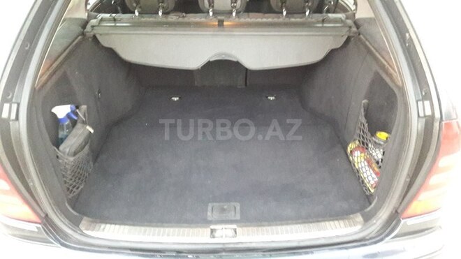 Mercedes C 220 2003, 145,257 km - 2.2 l - Bakı
