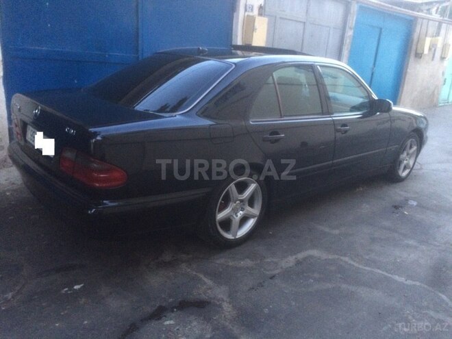 Mercedes E 220 2002, 260,800 km - 2.2 l - Bakı
