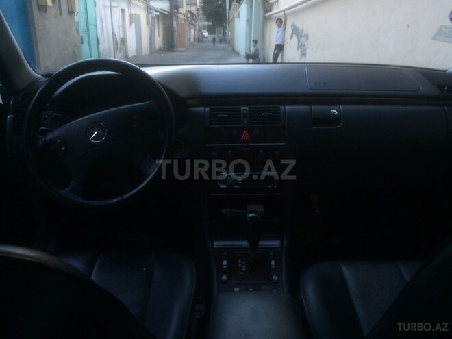 Mercedes E 220 2002, 260,800 km - 2.2 l - Bakı