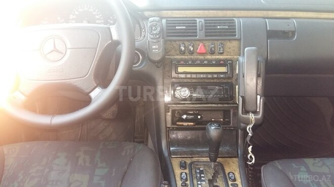 Mercedes E 240 1998, 260,000 km - 2.4 л - Bakı