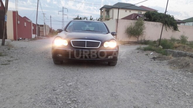 Mercedes C 220 2003, 143,816 km - 2.2 l - Bakı