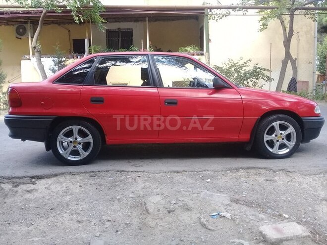 Opel Astra 1993, 220,000 km - 1.4 l - Bakı