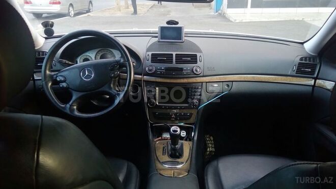 Mercedes E 220 2008, 270,200 km - 2.2 л - Bakı