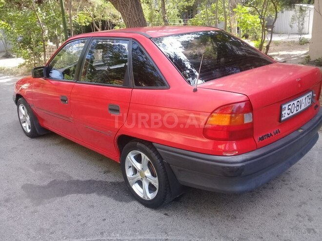 Opel Astra 1993, 220,000 km - 1.4 l - Bakı