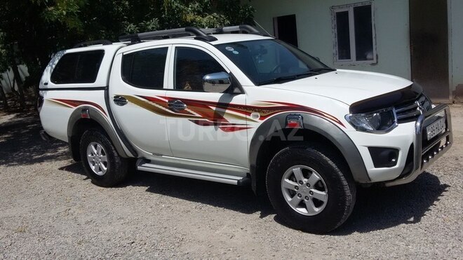 Mitsubishi L200 2014, 65,000 km - 2.5 л - Sumqayıt
