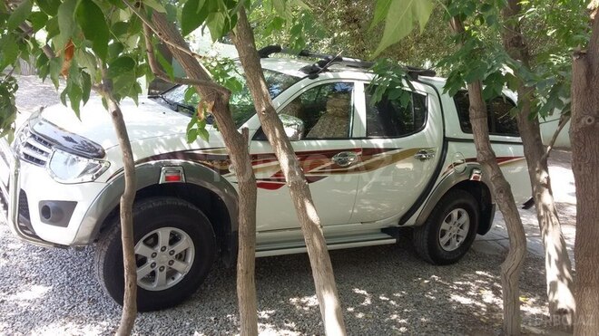 Mitsubishi L200 2014, 65,000 km - 2.5 л - Sumqayıt