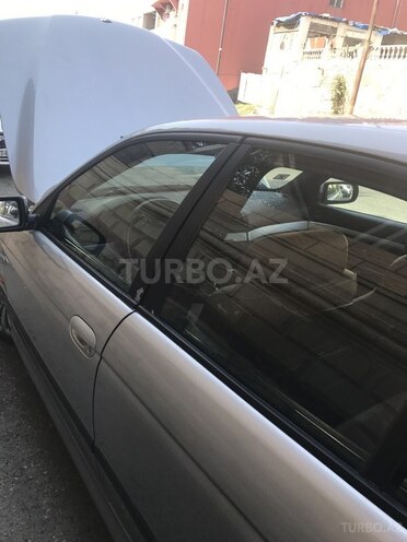 BMW 525 2000, 330,000 km - 2.5 л - Bakı