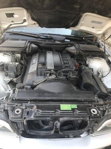 BMW 525 2000, 330,000 km - 2.5 л - Bakı