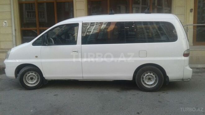 Hyundai H-1 2005, 400,000 km - 2.5 l - Bakı