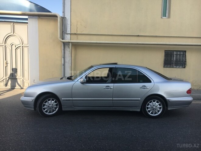 Mercedes E 240 2000, 210,000 km - 2.4 l - Bakı