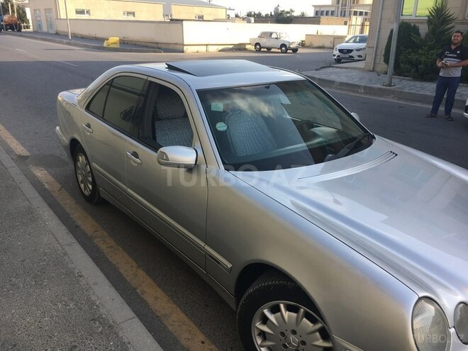 Mercedes E 240 2000, 210,000 km - 2.4 l - Bakı