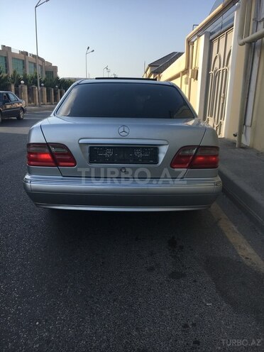Mercedes E 240 2000, 210,000 km - 2.4 l - Bakı