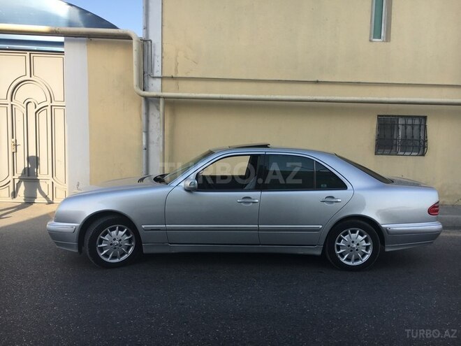 Mercedes E 240 2000, 210,000 km - 2.4 l - Bakı
