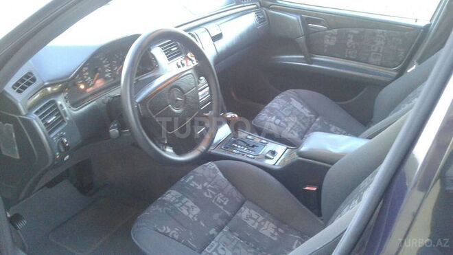 Mercedes E 240 1998, 215,000 km - 2.4 l - Ağcabədi
