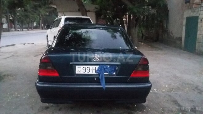 Mercedes C 220 1998, 240,000 km - 2.2 l - Bakı