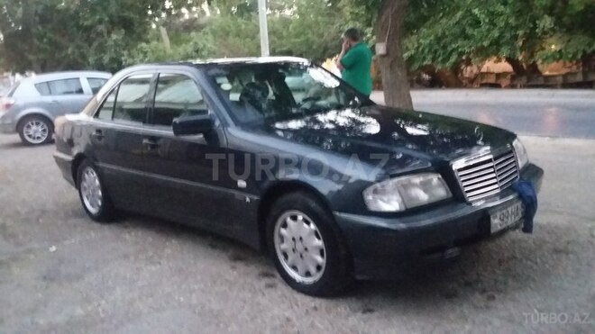 Mercedes C 220 1998, 240,000 km - 2.2 l - Bakı