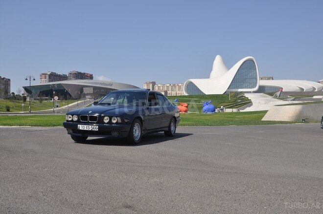 BMW 520 1995, 220,000 km - 2.0 л - Bakı