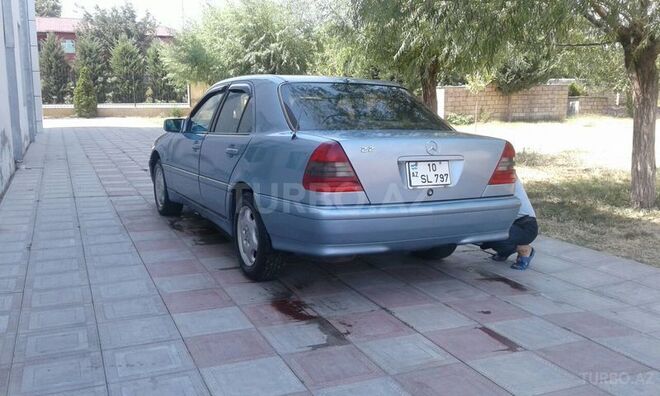 Mercedes C 220 1995, 470,000 km - 2.2 l - Füzuli