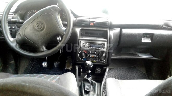 Opel Astra 1997, 300,000 km - 1.8 l - Bakı