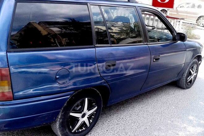 Opel Astra 1997, 300,000 km - 1.8 l - Bakı