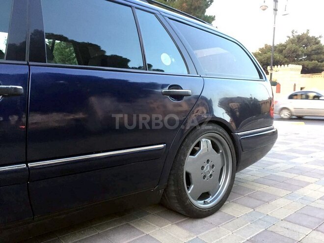 Mercedes E 220 1999, 350,000 km - 2.2 l - Bakı