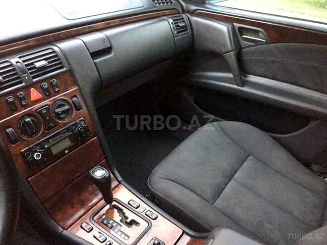 Mercedes E 220 1999, 350,000 km - 2.2 l - Bakı