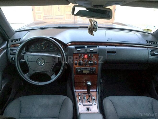 Mercedes E 220 1999, 350,000 km - 2.2 l - Bakı