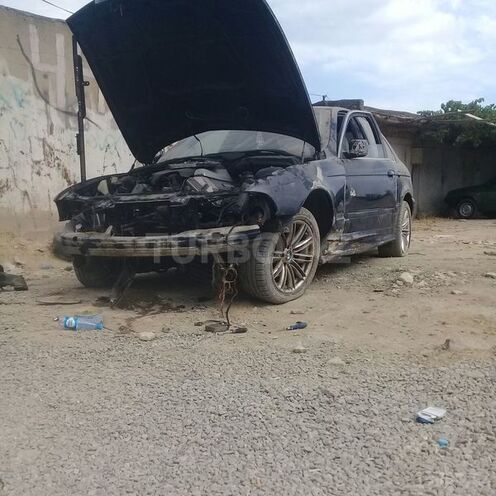 BMW 528 2000, 100,000 km - 3.5 л - Bakı