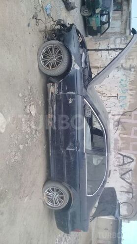 BMW 528 2000, 100,000 km - 3.5 л - Bakı
