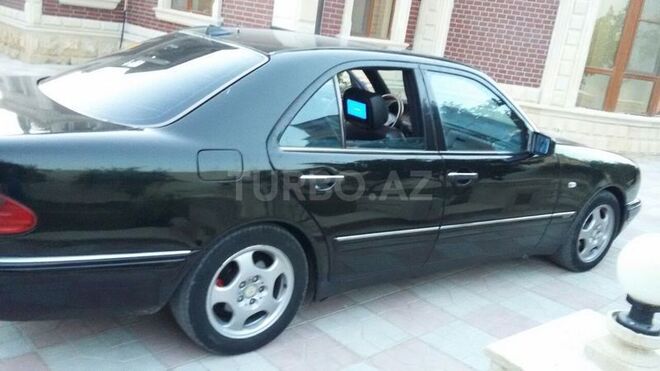 Mercedes E 240 1998, 222,780 km - 2.4 l - Bakı