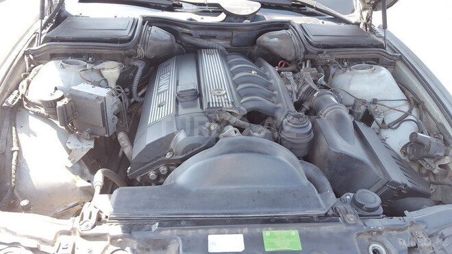 BMW 523 1996, 410,000 km - 2.5 л - Zaqatala