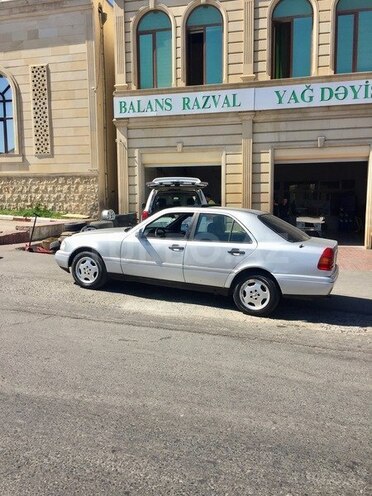 Mercedes C 220 1995, 340,000 km - 2.2 l - Bakı