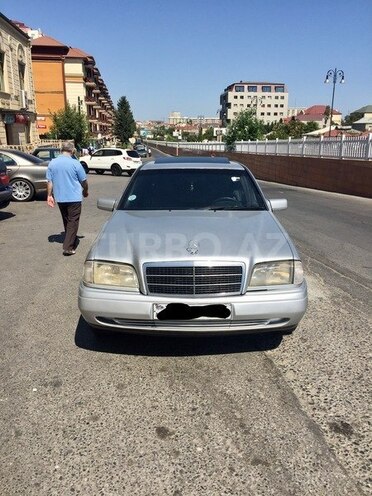 Mercedes C 220 1995, 340,000 km - 2.2 l - Bakı