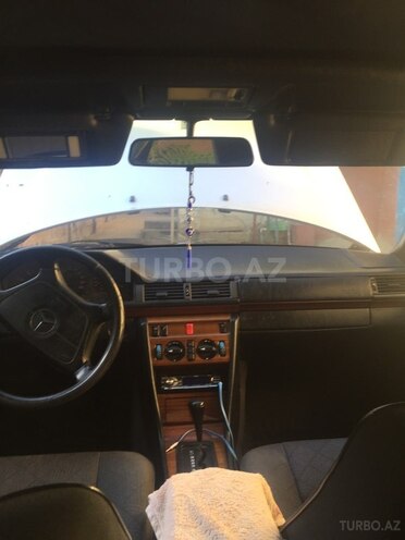 Mercedes E 300 1993, 493,465 km - 3.0 l - Bakı