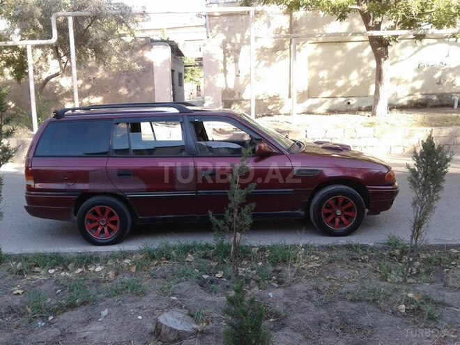 Opel Astra 1993, 125,000 km - 1.8 l - Sumqayıt
