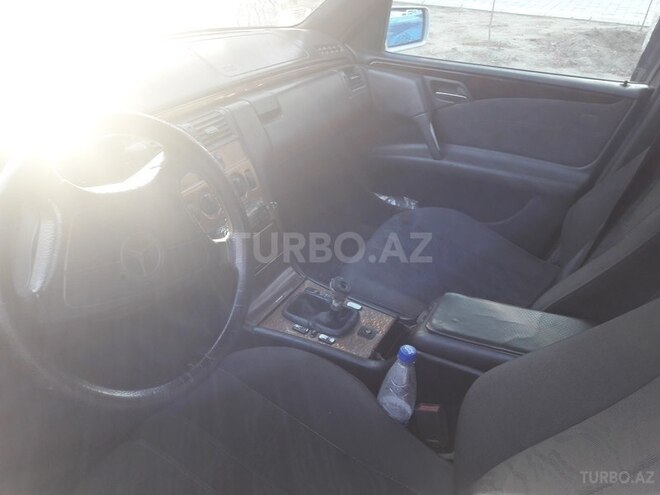 Mercedes E 220 1996, 240,000 km - 0.2 l - Sumqayıt
