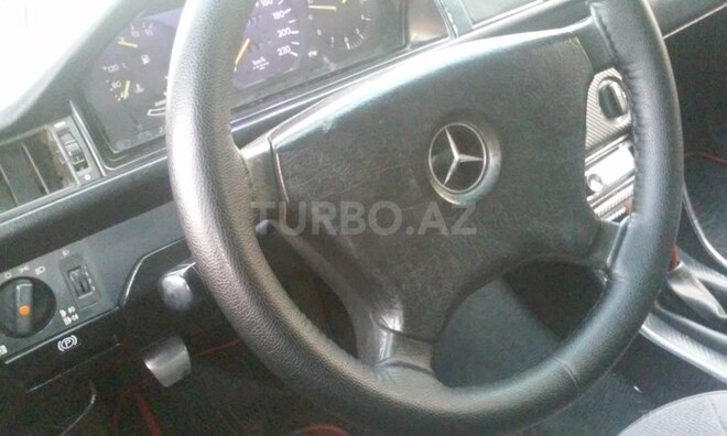 Mercedes E 200 1987, 320,000 km - 2.0 l - Bakı