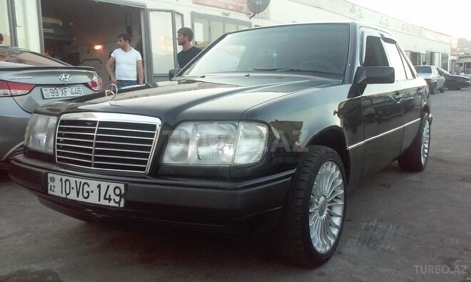 Mercedes E 200 1987, 320,000 km - 2.0 l - Bakı