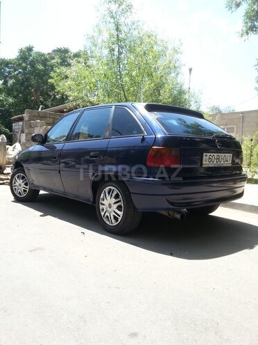 Opel Astra 1995, 125,000 km - 1.6 l - Bakı