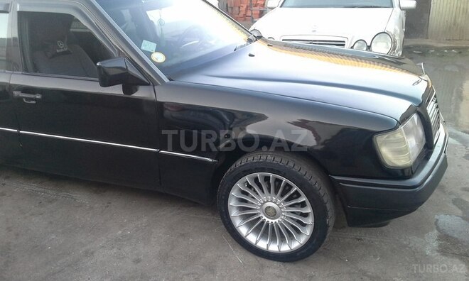 Mercedes E 200 1987, 250,000 km - 2.0 l - Bakı