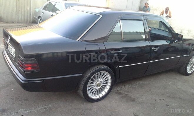 Mercedes E 200 1987, 250,000 km - 2.0 l - Bakı