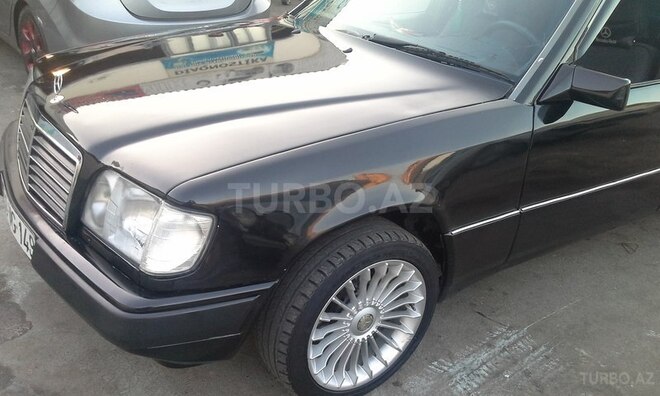 Mercedes E 200 1987, 250,000 km - 2.0 l - Bakı