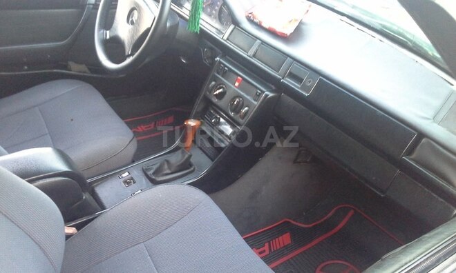 Mercedes E 200 1987, 250,000 km - 2.0 l - Bakı