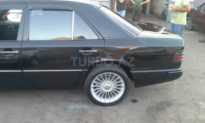 Mercedes E 200 1987, 250,000 km - 2.0 l - Bakı