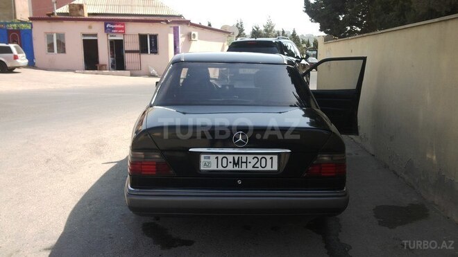 Mercedes E 250 1985, 477,700 km - 2.5 l - Bakı