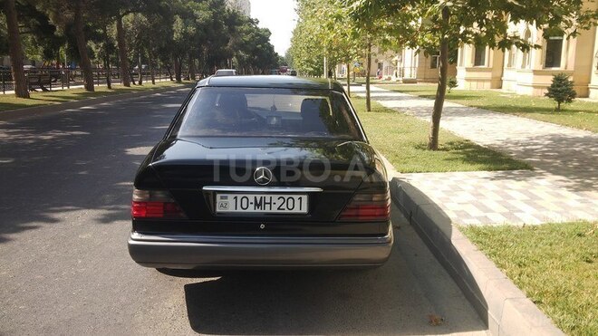 Mercedes E 250 1985, 477,700 km - 2.5 l - Bakı